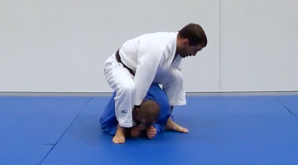 FREE Technique! Ivo Dos Santos shows you a technique from his Sankaku instructional!